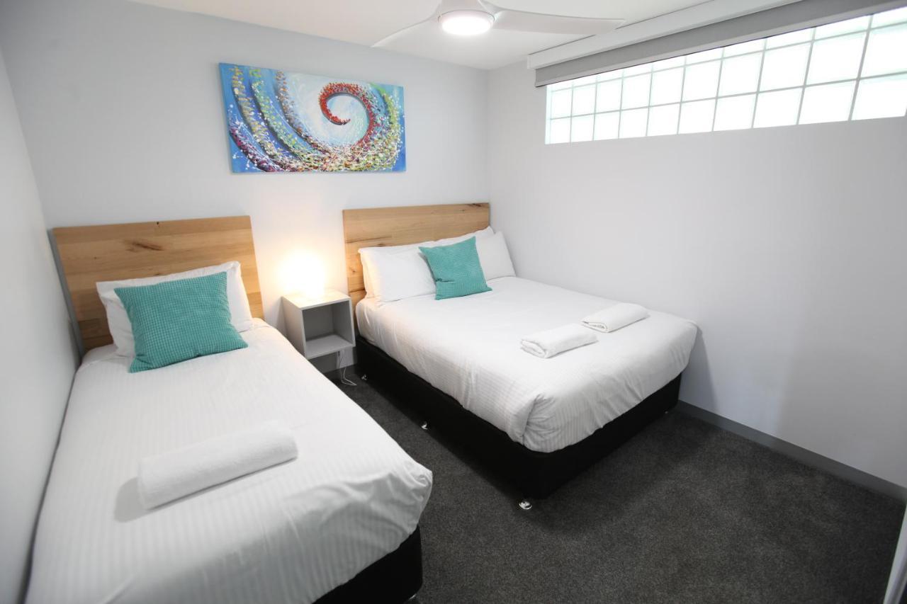Grand Palais Boolarong Beachside Apartments Alexandra Headland Bagian luar foto