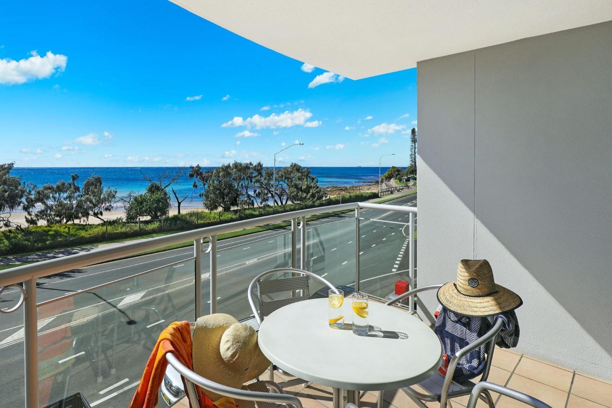 Grand Palais Boolarong Beachside Apartments Alexandra Headland Bagian luar foto