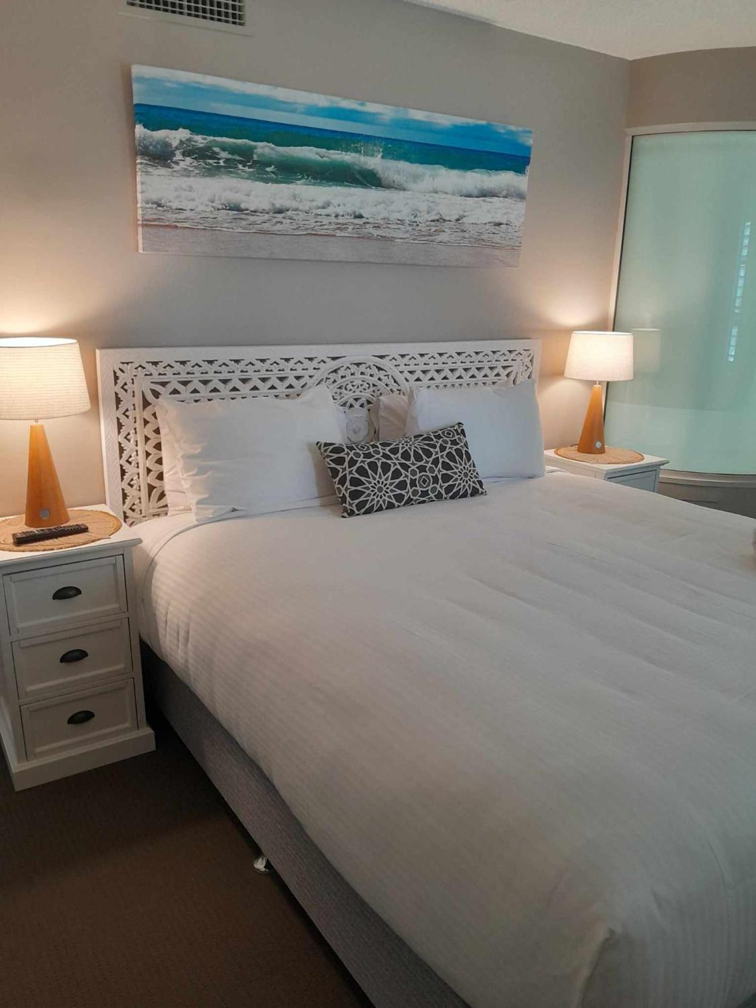 Grand Palais Boolarong Beachside Apartments Alexandra Headland Bagian luar foto