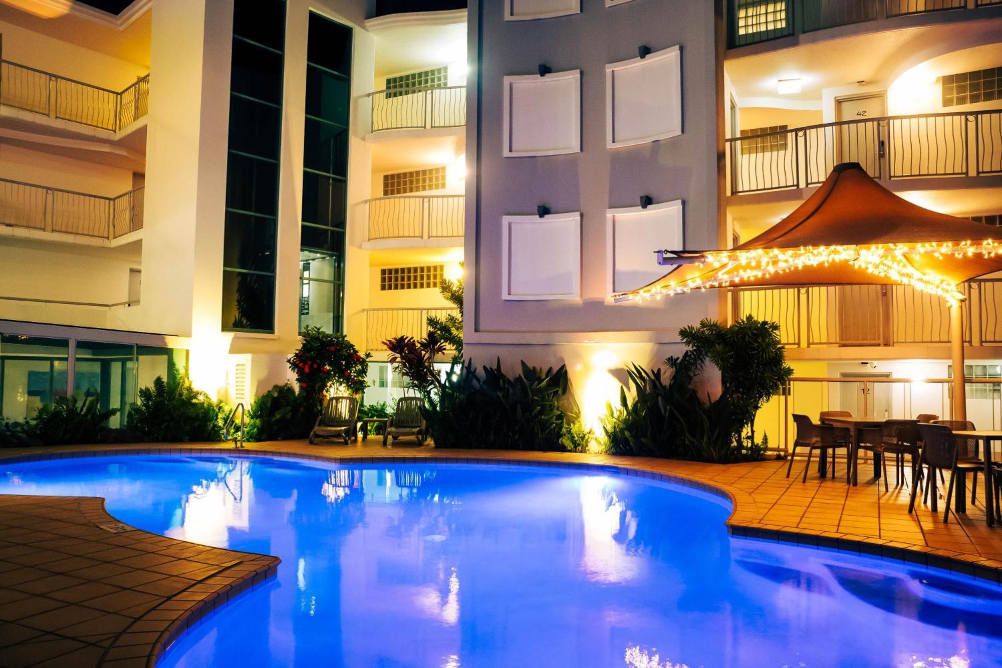 Grand Palais Boolarong Beachside Apartments Alexandra Headland Bagian luar foto