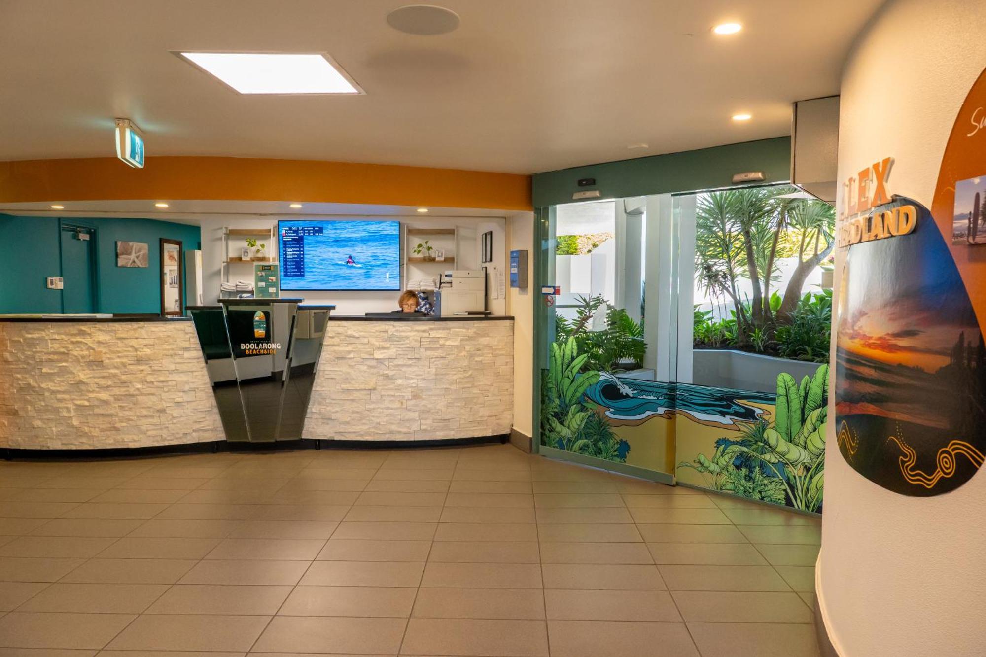 Grand Palais Boolarong Beachside Apartments Alexandra Headland Bagian luar foto