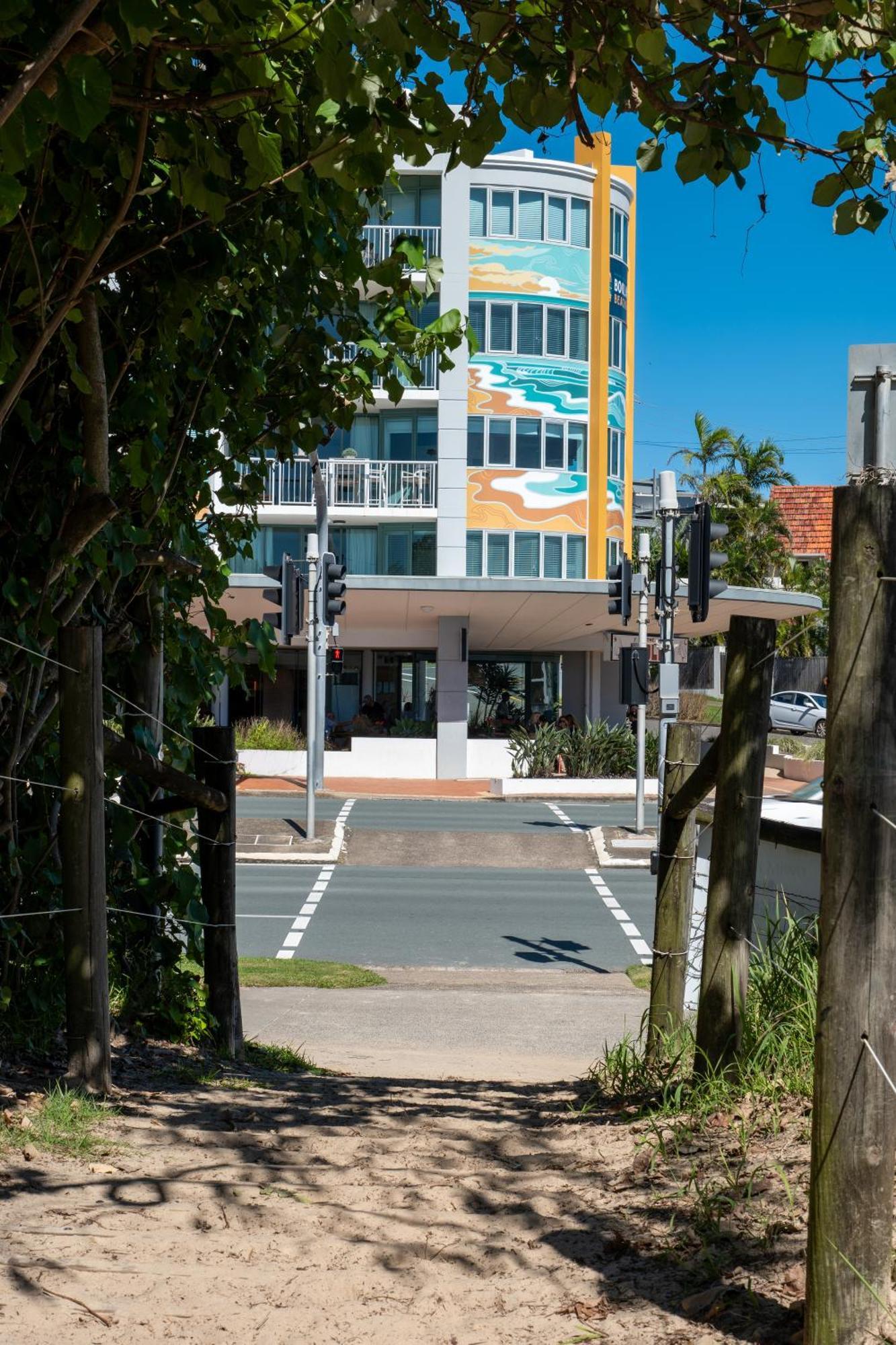 Grand Palais Boolarong Beachside Apartments Alexandra Headland Bagian luar foto
