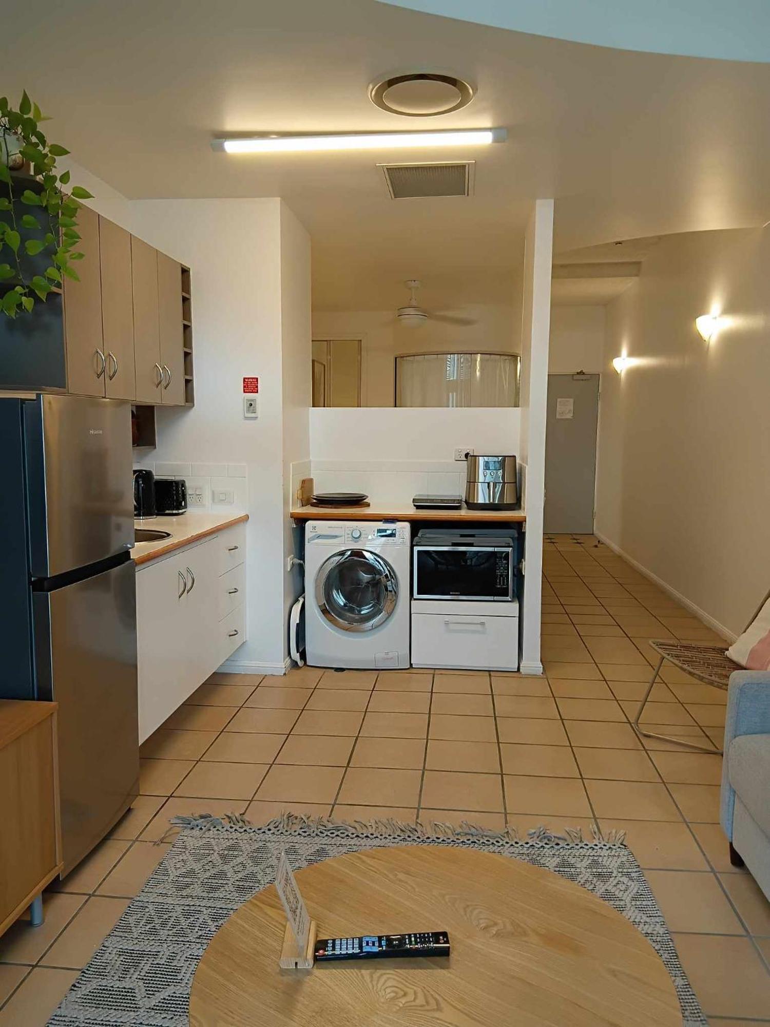 Grand Palais Boolarong Beachside Apartments Alexandra Headland Bagian luar foto